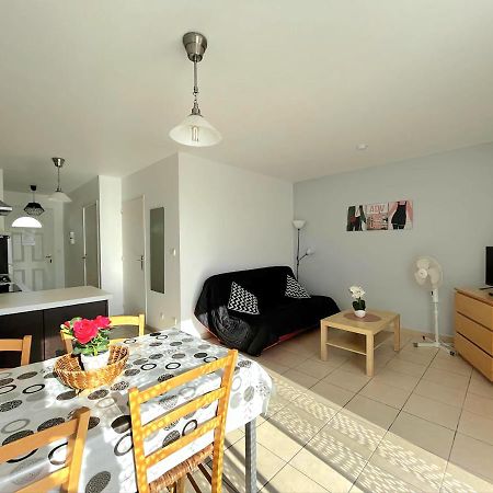 Logement Thermale Et De Tourisme Les Acacias 2 Jonzac Bagian luar foto