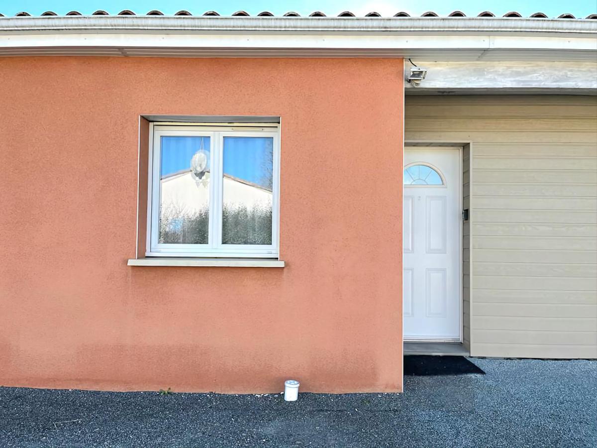 Logement Thermale Et De Tourisme Les Acacias 2 Jonzac Bagian luar foto